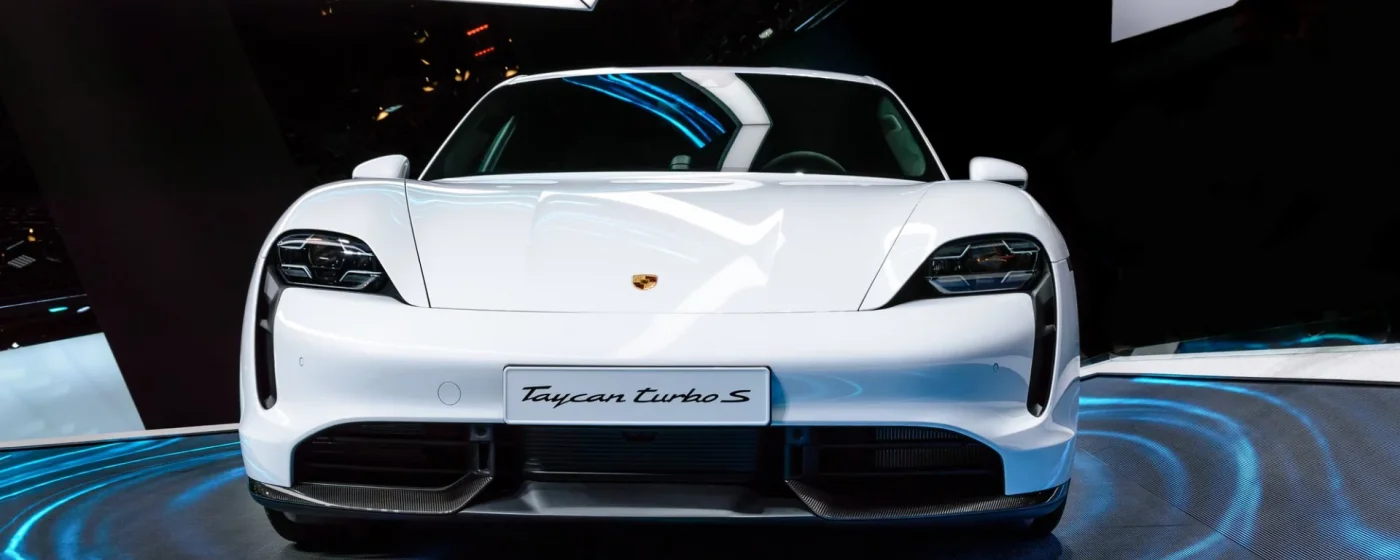 Endlich ein voll-elektrischer Porsche: Erfahren Sie alles über den neuen Porsche Taycan